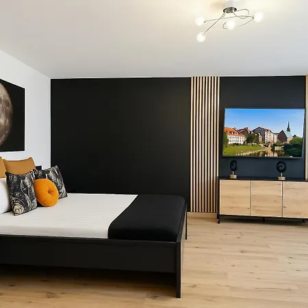 老城边蓝色公寓