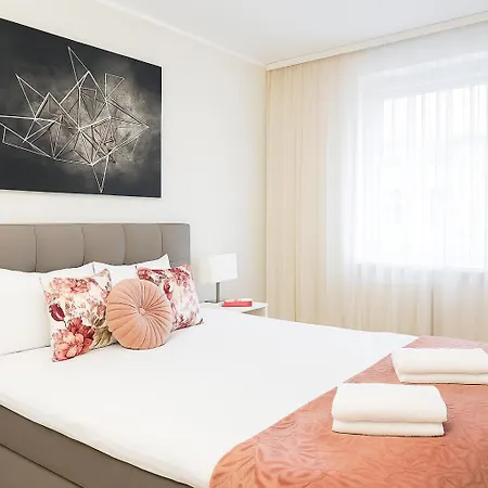 公寓 老城边蓝色公寓 *