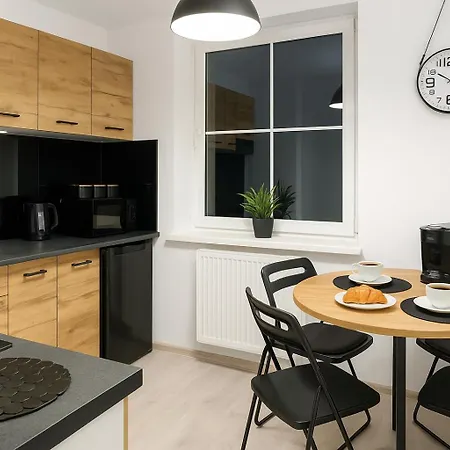 老城边蓝色公寓 *