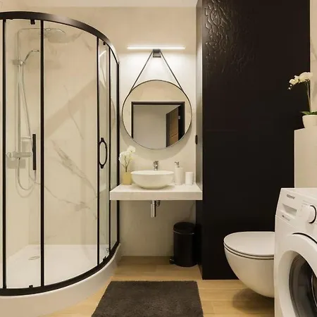 老城边蓝色公寓 *